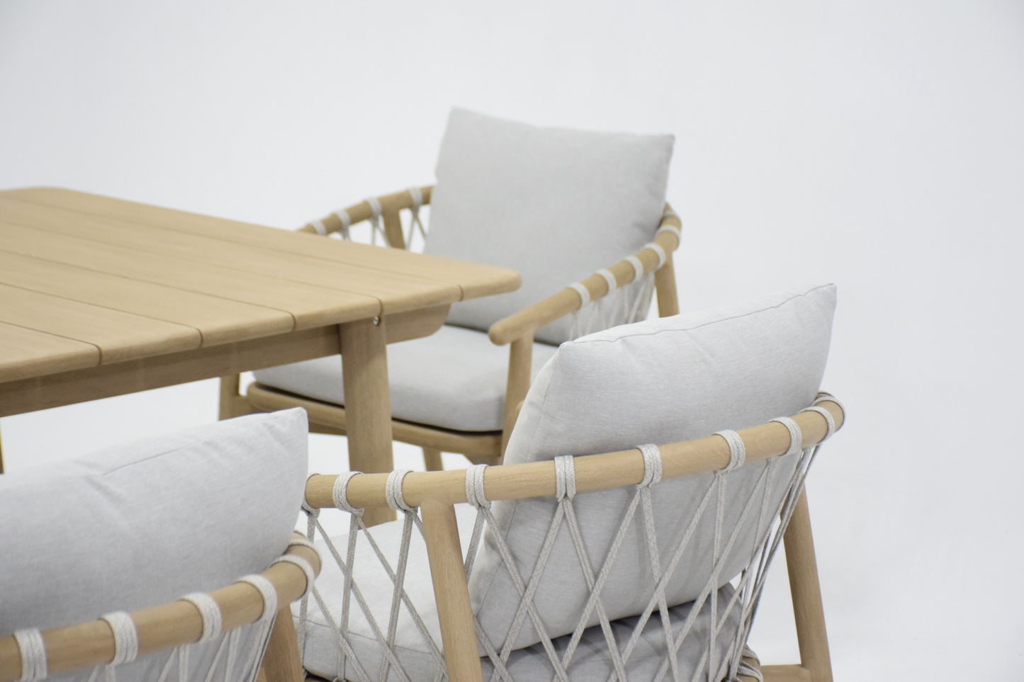 COLMAR Lounge Chair